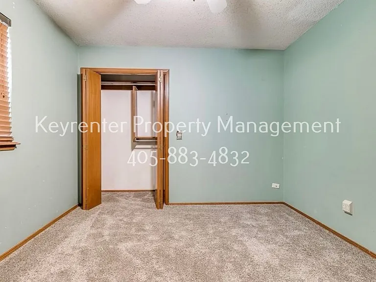5804 NW 89th St — Photo 19