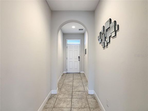 4th image of 214 Brookes Pl