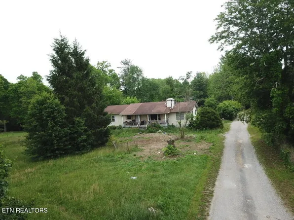 37 Windy Acres Dr, Crossville, TN 38571