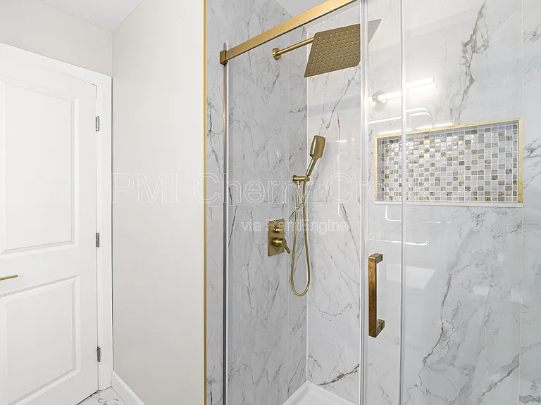 550 Winona Ct — Photo 11