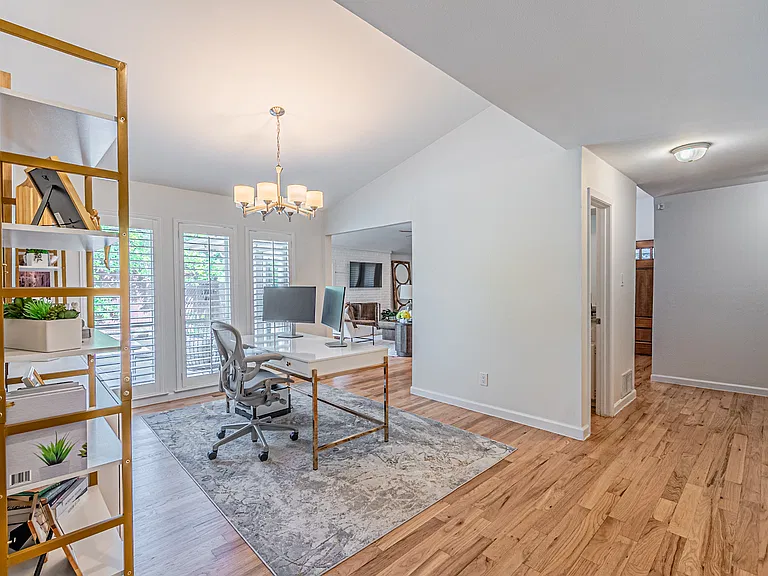 6935 Kingshollow Dr — Photo 21
