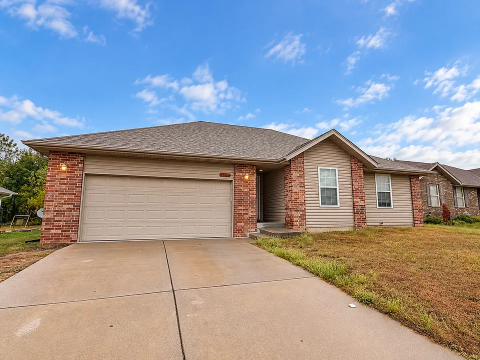 4435 E Chipmunk Ln