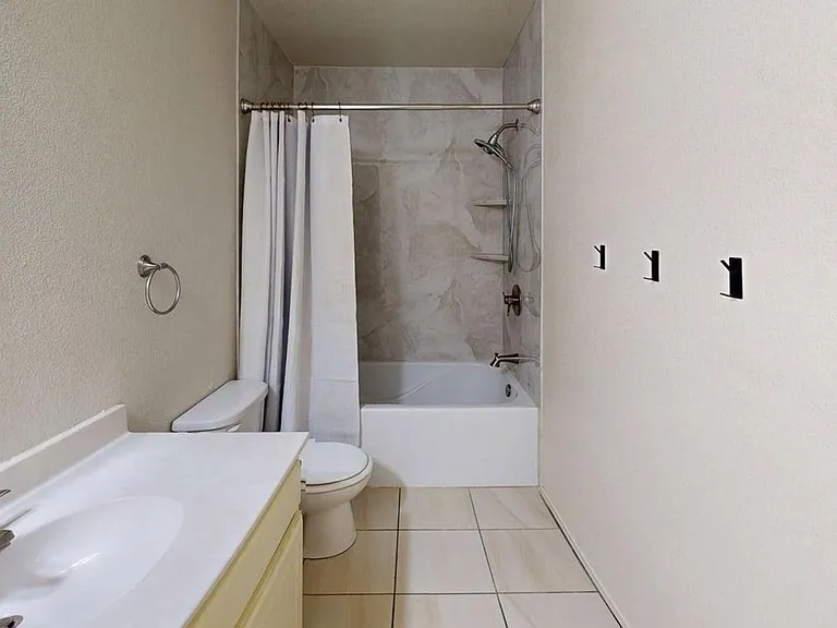 2703 Tara Dr — Photo 16