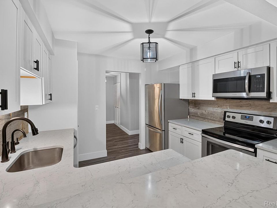 1695 Riverside Dr Apt 7, photo 8