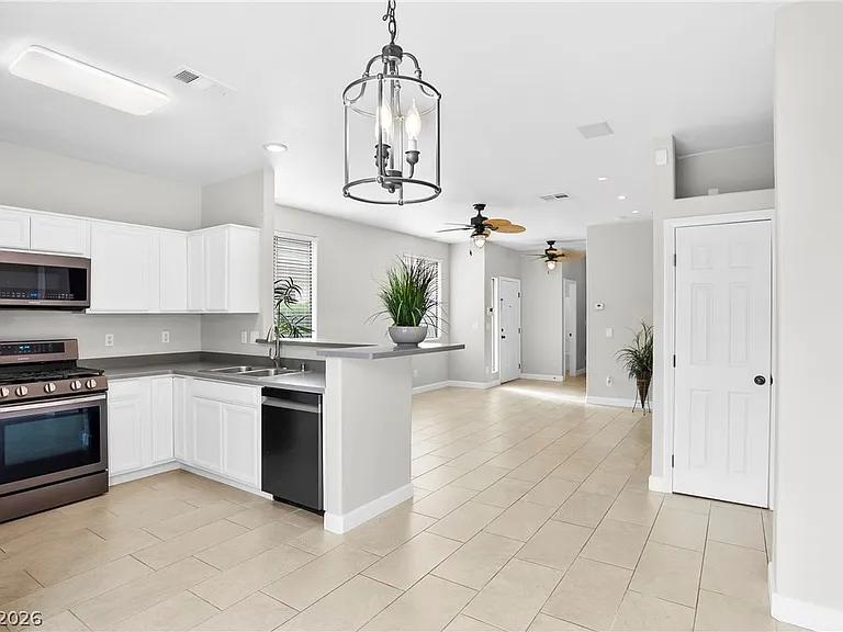 8824 Iron Hitch Ave — Photo 9