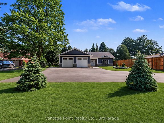 3rd image of 107 Toronto Rd