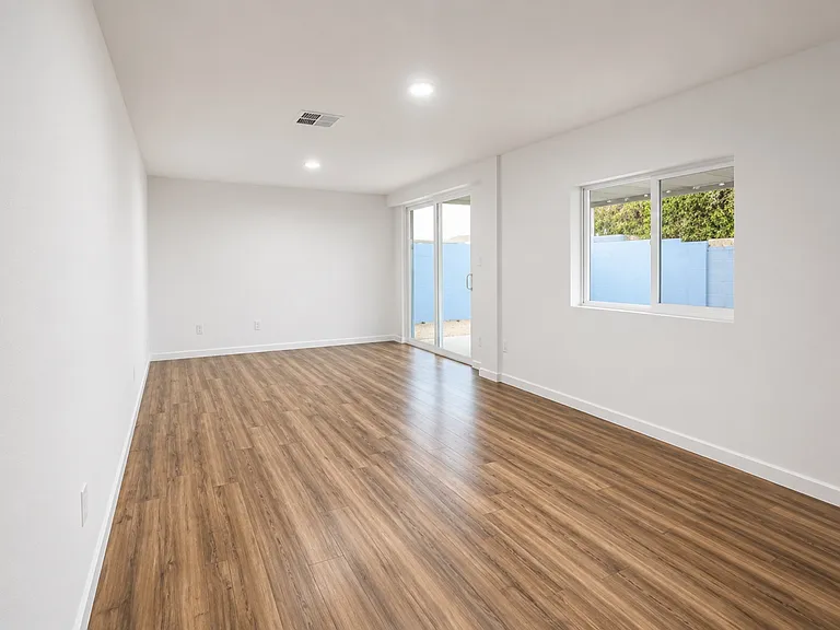 2533 S Olivia Ave — Photo 5