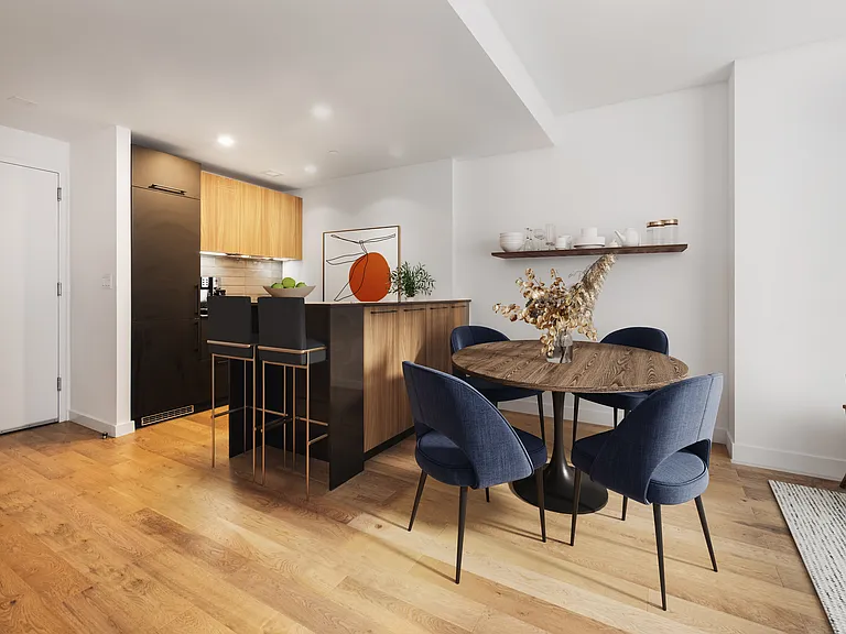 411 35th St #2R — Photo 10