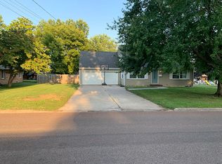 1460 S Salt Pond Ave, Marshall, MO 65340