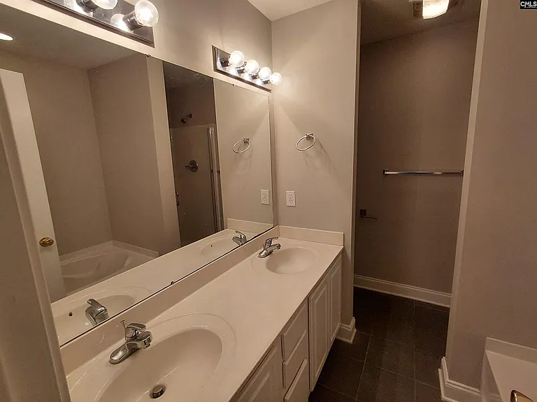 300 Hampton Forest Dr — Photo 22