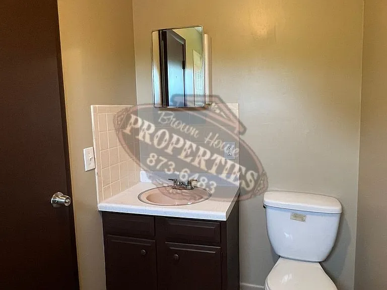 135 Oakland Rd — Photo 15