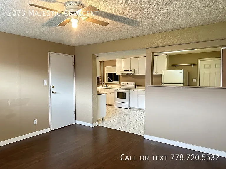 2073 Majestic Cres — Photo 10