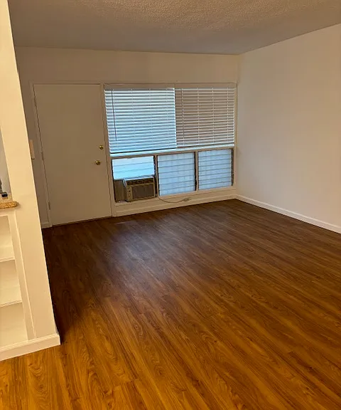 611 N Flores St #2 — Photo 6