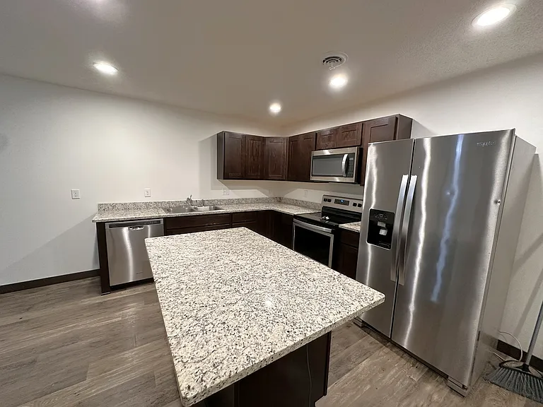 360 N Knowles Ave #B — Photo 10