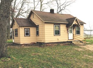 1059 Waukonda Ave, Benton Harbor, MI 49022