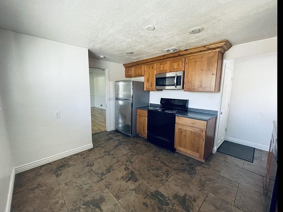 2nd image of 939 W California Ave #A