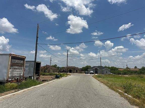 4th image of 3030 Uriel Dr