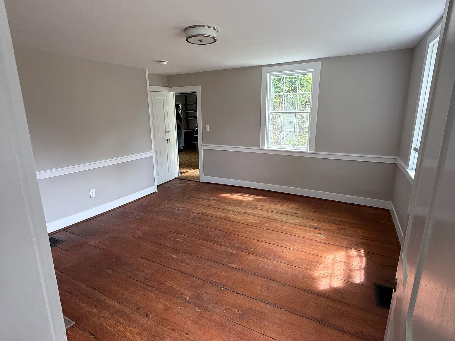 4 bed, 2135 sqft, $4,400 — Photo 3