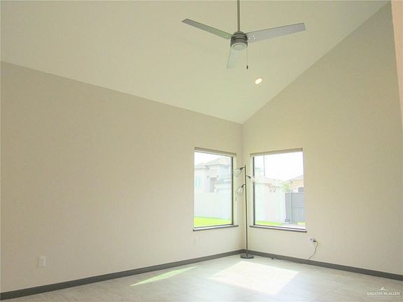 4th image of 2303 Penrose Ave
