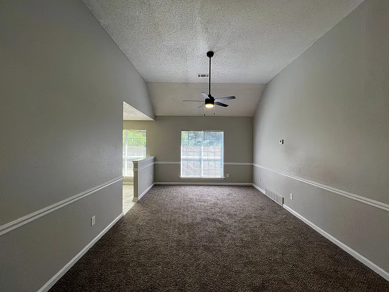 4642 Pembine Dr — Photo 13