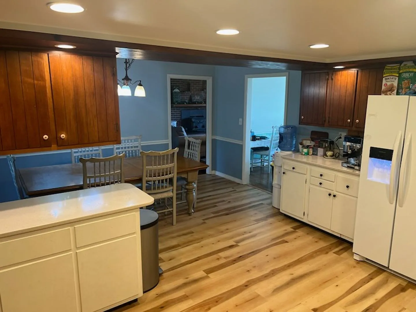 Single Family Home Near Urbana With Some Upgrades, Wood Floor On Main And Bedroom Level — Photo 4