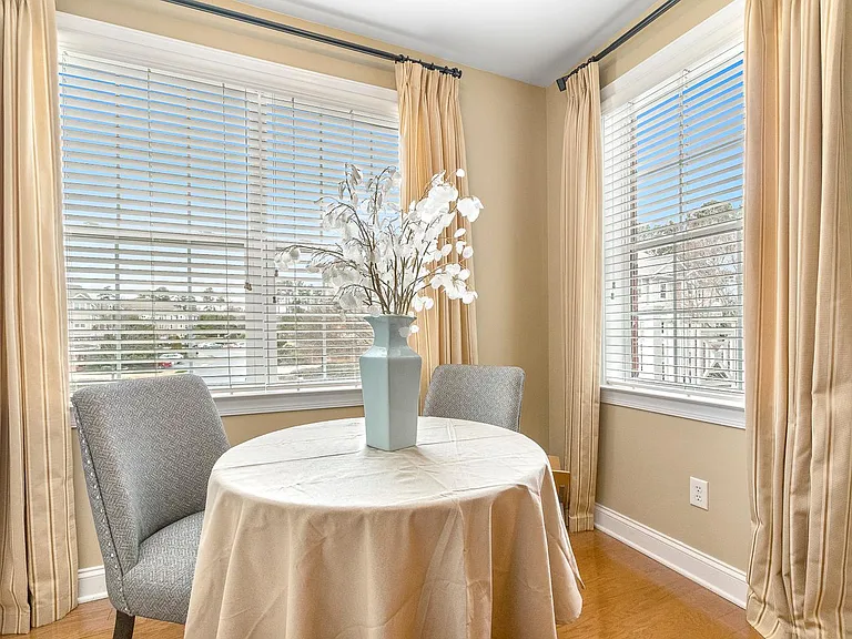 10400 Rosegate Ct #201 — Photo 29
