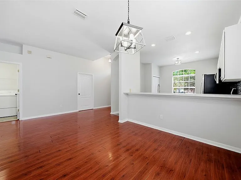 403 Laguna Mill Dr — Photo 4