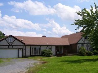 63 Sky Manor Rd, Pittstown, NJ 08867