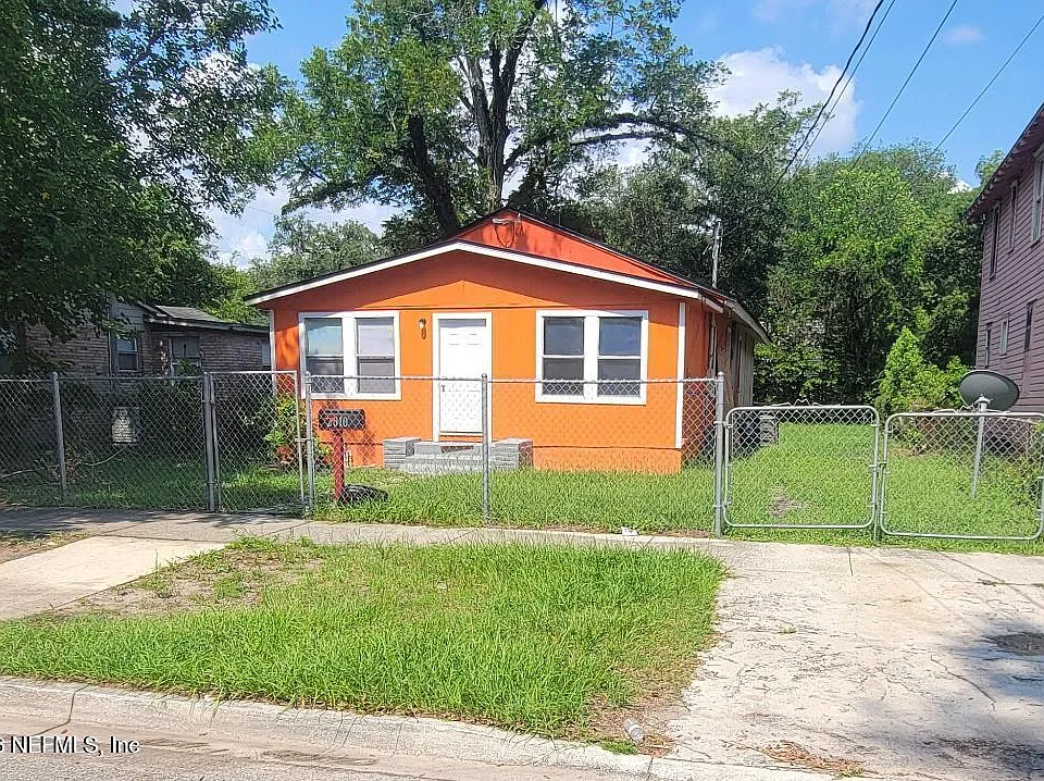 2810 Venus St