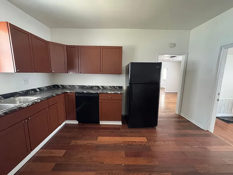 210 N Richland St — Photo 21