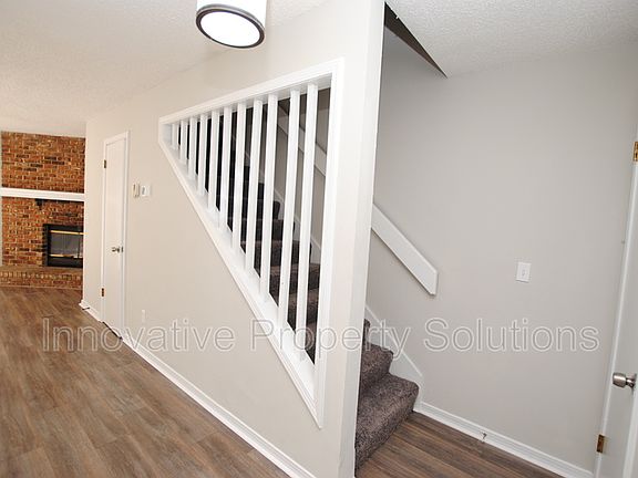 2nd image of 5662 Bennington Dr