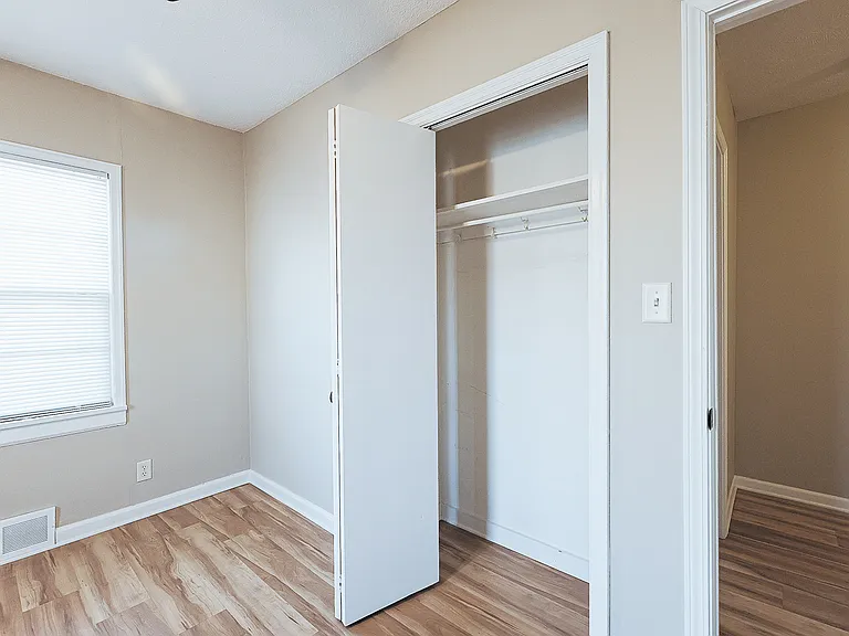 3426 Starr St #B — Photo 13
