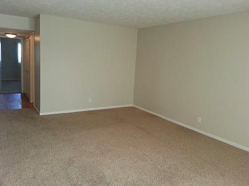 3rd image of 11580 Burke St APT 21