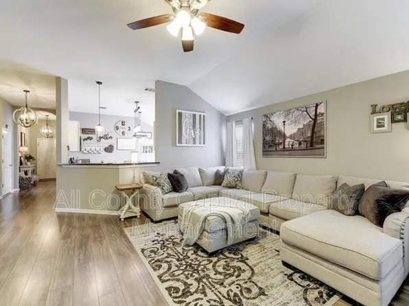 1307 Ridgewood Dr, Leander, TX 78641