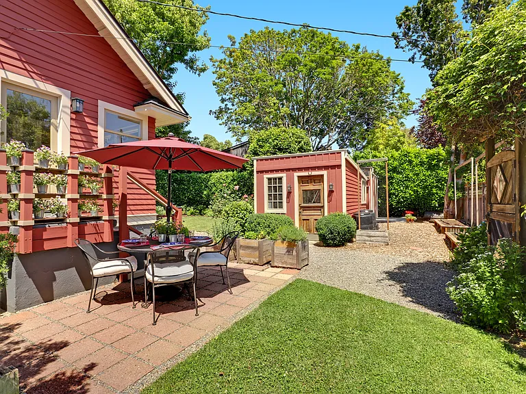 sideyard