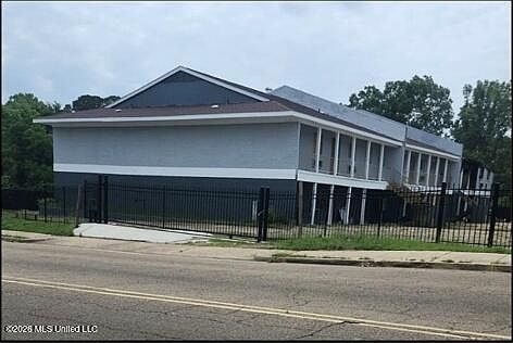 1st image of 1115 Raymond Rd