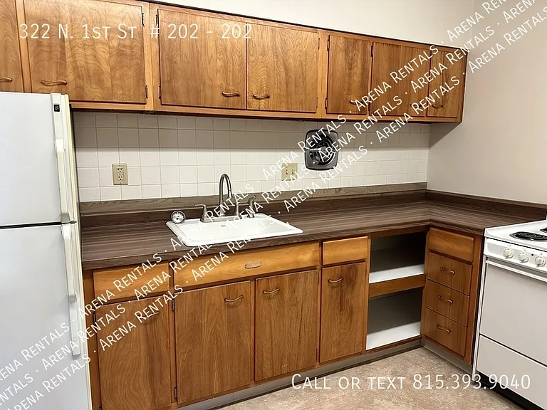 322 N 1st St #202 — Photo 1