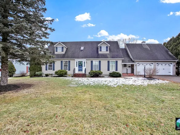 65 American St, Wellsboro, PA 16901