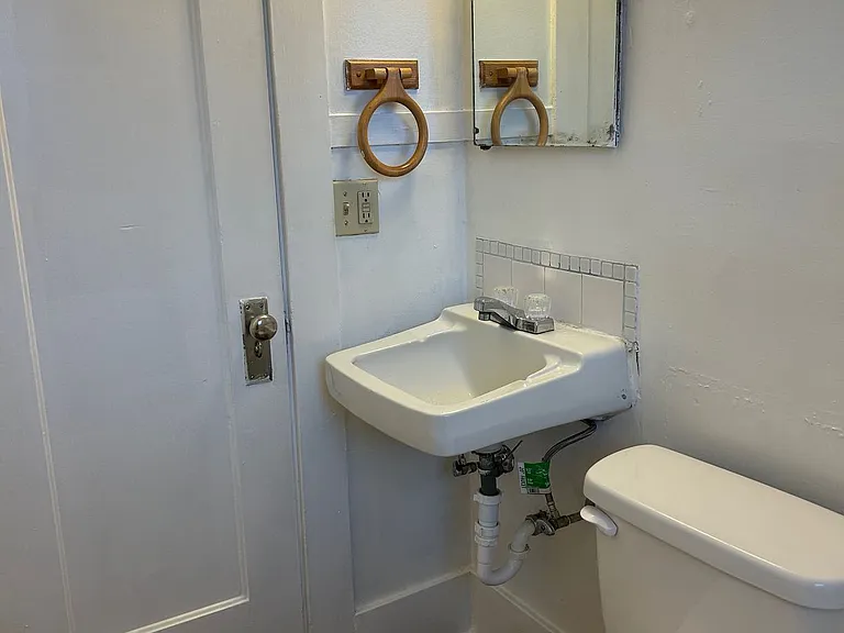 Apartments available in a highly desirable University District location! — Photo 13