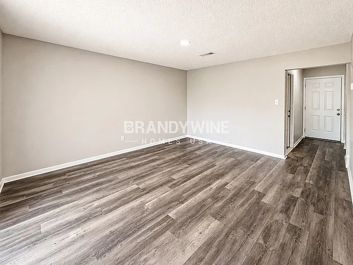 8428 Raymond Ave — Photo 5