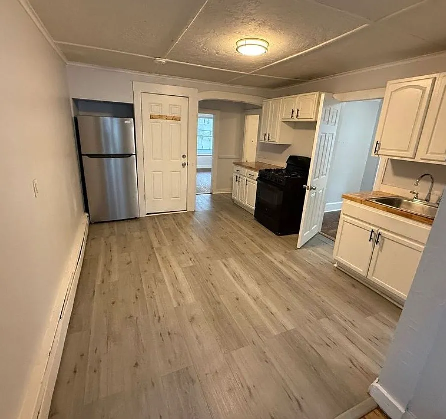 2 bed, 650 sqft, $1,550 — Photo 2