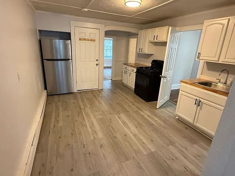 105 Cross St #1L — Photo 2