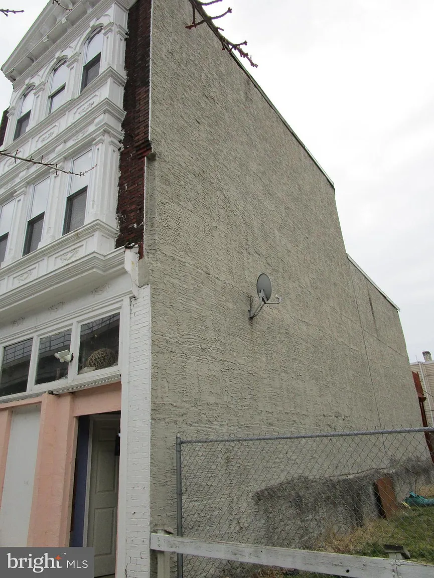 5922 Market St photo 1