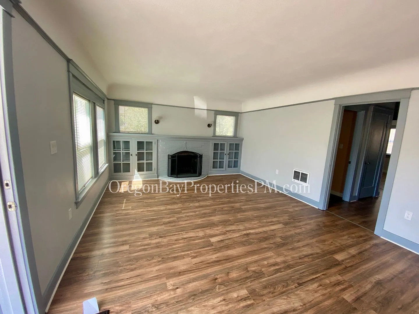 Johnson Ave: 2bdrm / 1 ba Home — Photo 2