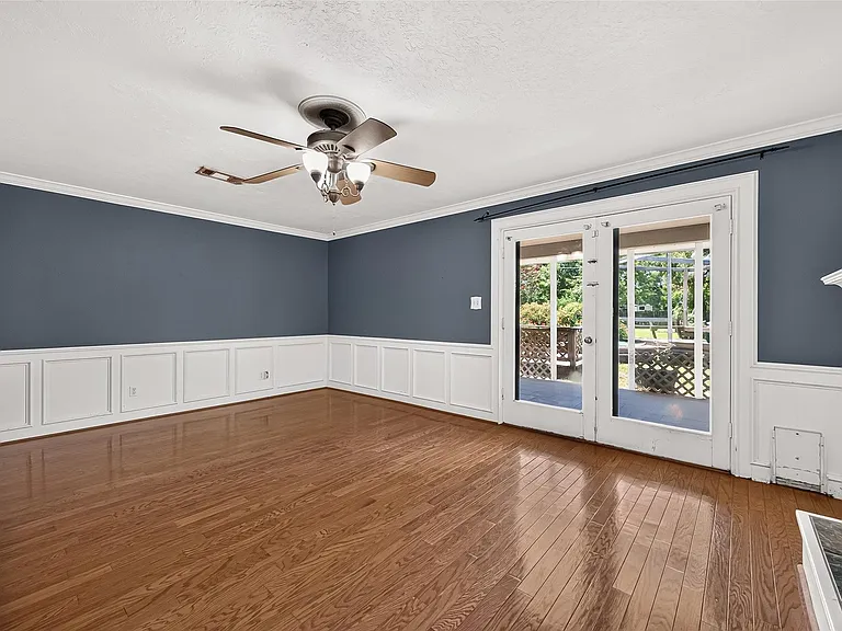 1007 E Baker Rd — Photo 36