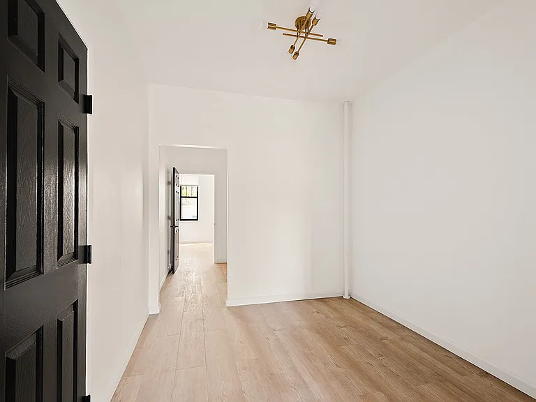 60-52 54th Pl #1L — Photo 4
