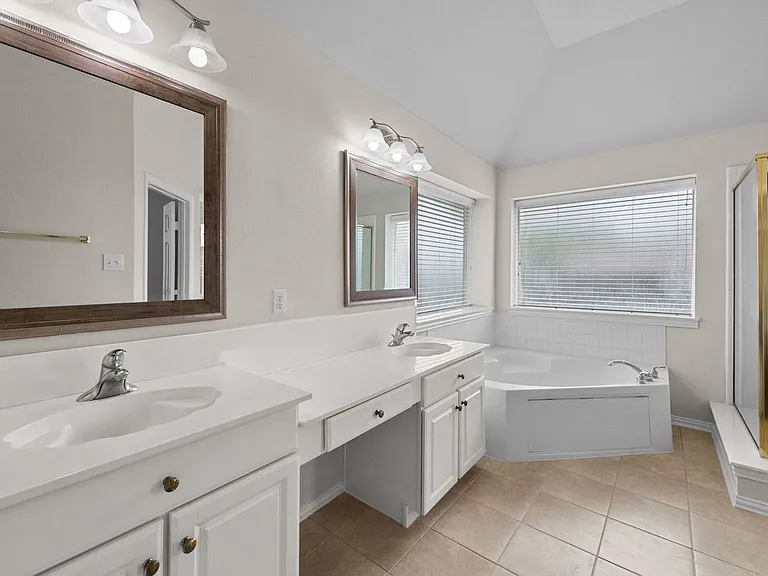 3205 Hamlett Ln — Photo 18