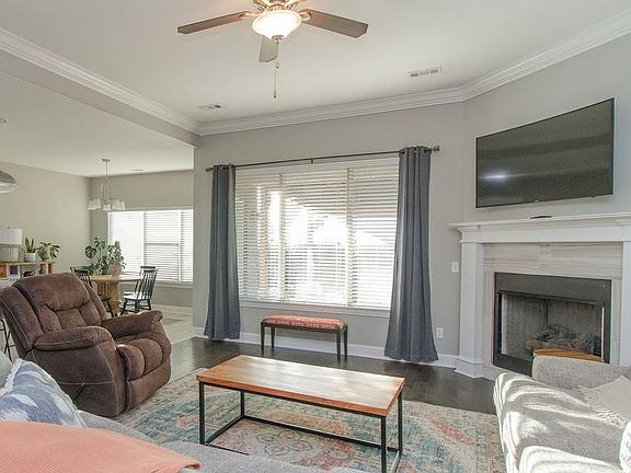 4th image of 3892 Bridgeton St