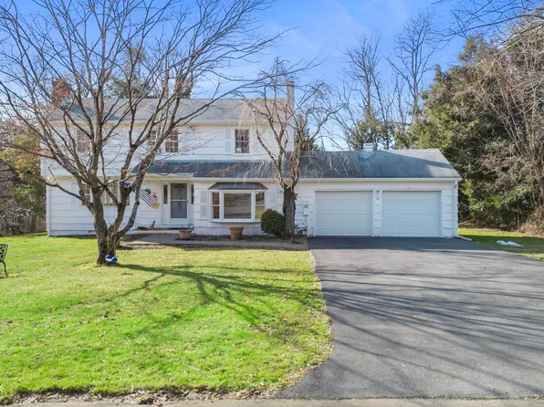11 Zygmont Ln, Greenwich, CT 06831