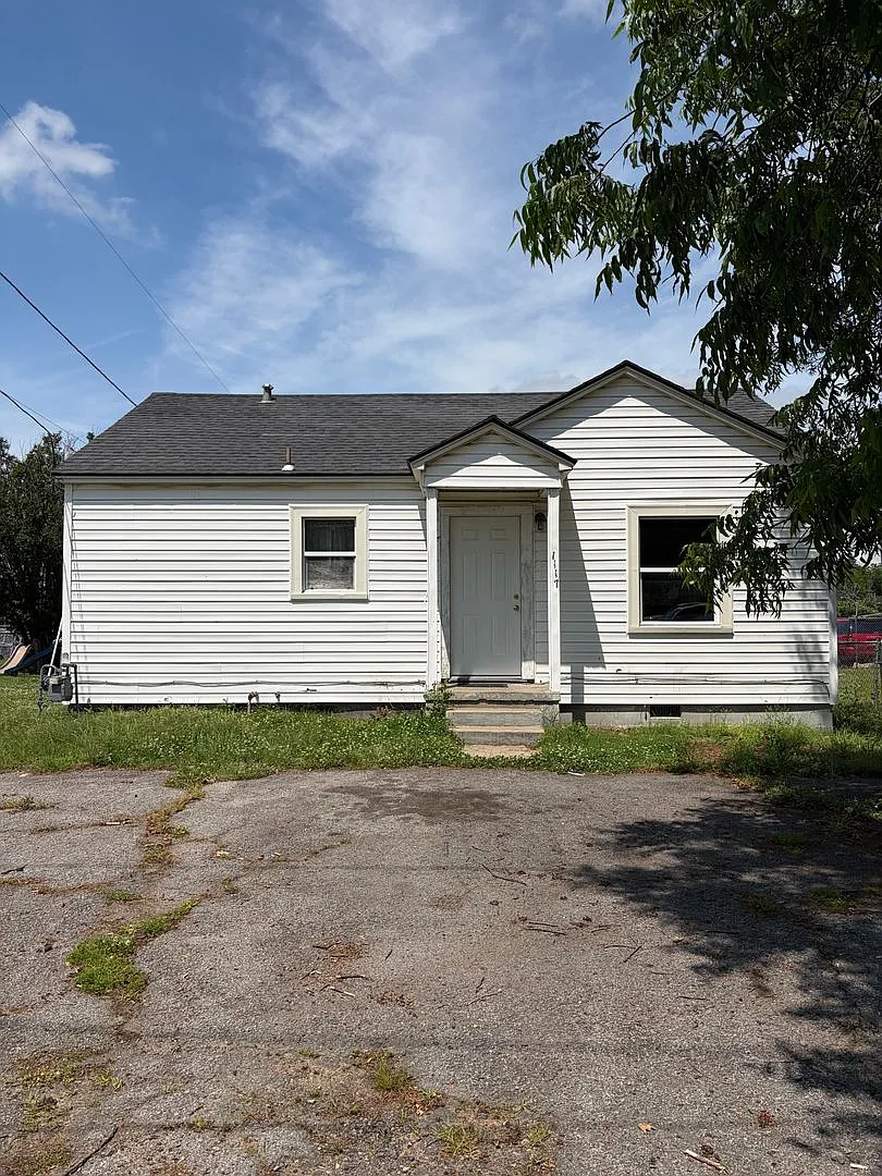 2 Bedroom and 1 Bathroom House — Photo 1